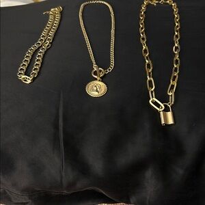 Elegant Gold Necklace Set